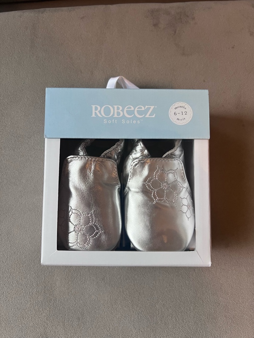 New Robeez Metallic Silver Soft Sole Baby Shoes size 6-12 months